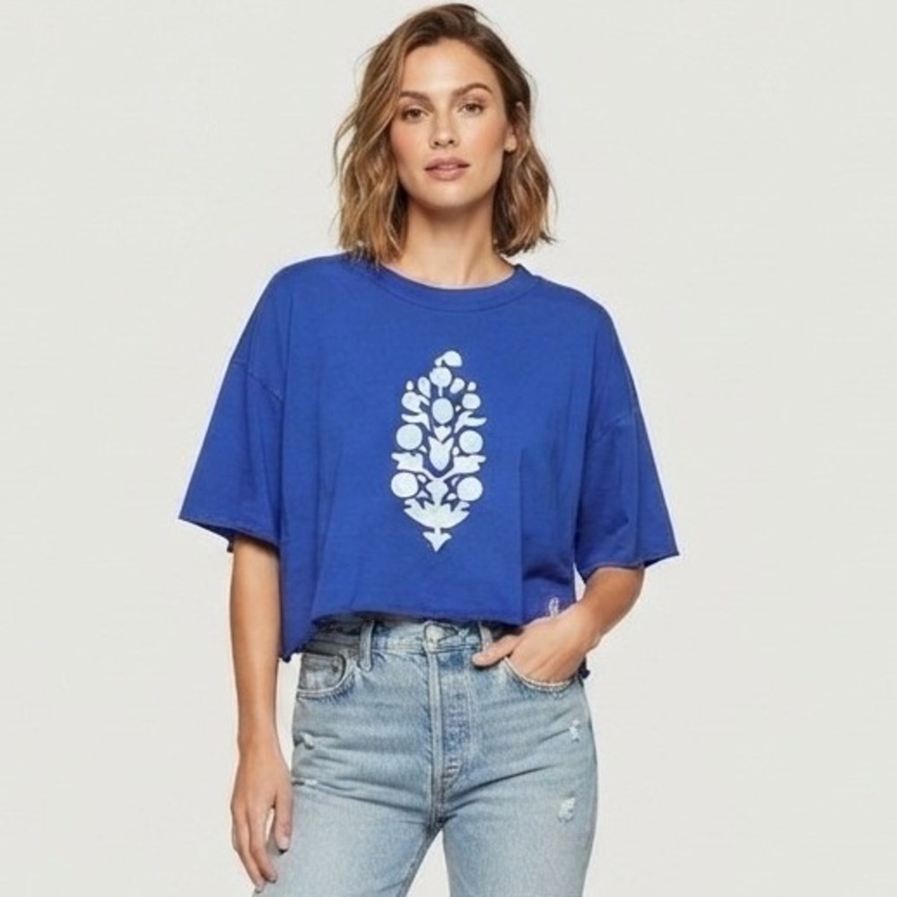 FP Movement Crop Top Women Small Blue Graphic Raw Hem Relaxed Boxy Active Tee
